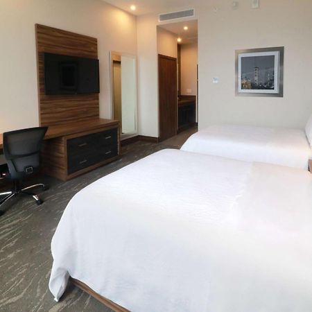 Hilton Garden Inn Monterrey Obispado Экстерьер фото
